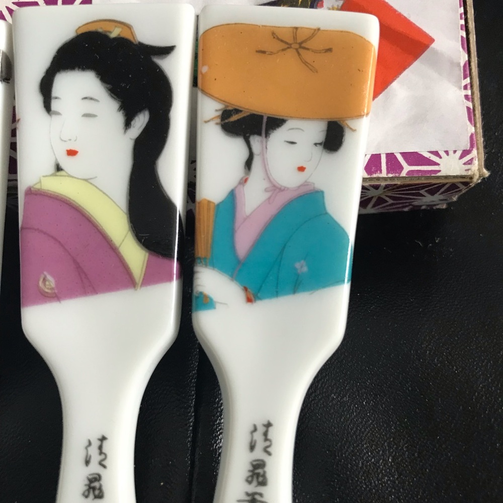 ____SOLD_____PORCELAIN CHOP STICK HOLDERS - Picture 3 of 4